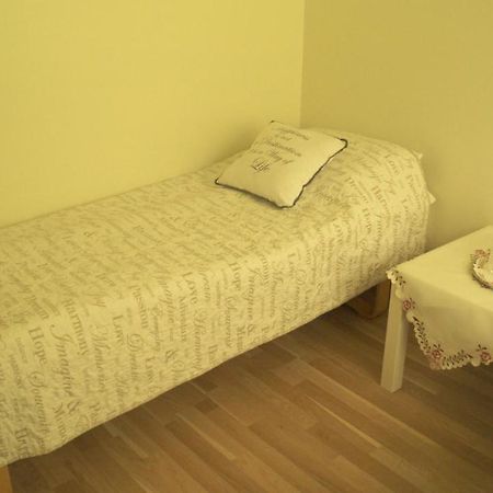 Twin Room With Shared Bathroom Njarthvik Kültér fotó