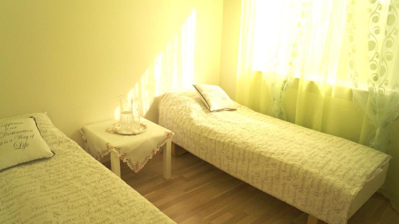 Twin Room With Shared Bathroom Njarthvik Kültér fotó