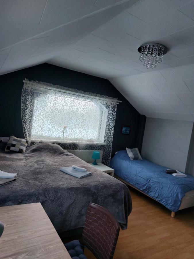 Twin Room With Shared Bathroom Njarthvik Kültér fotó